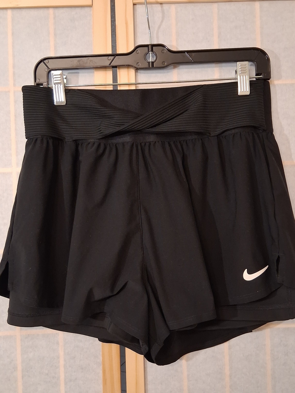 Nike Black Women's Athletic Shorts with Swoosh Size Large